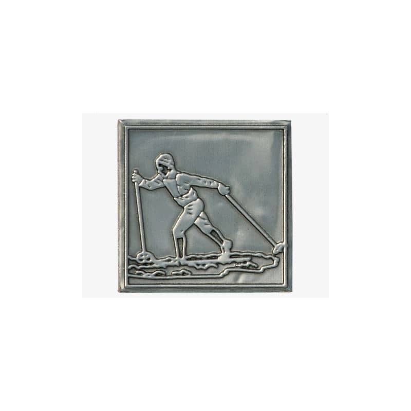 Tennetikett 'Längdåkare', kvadratisk, metall, silver
