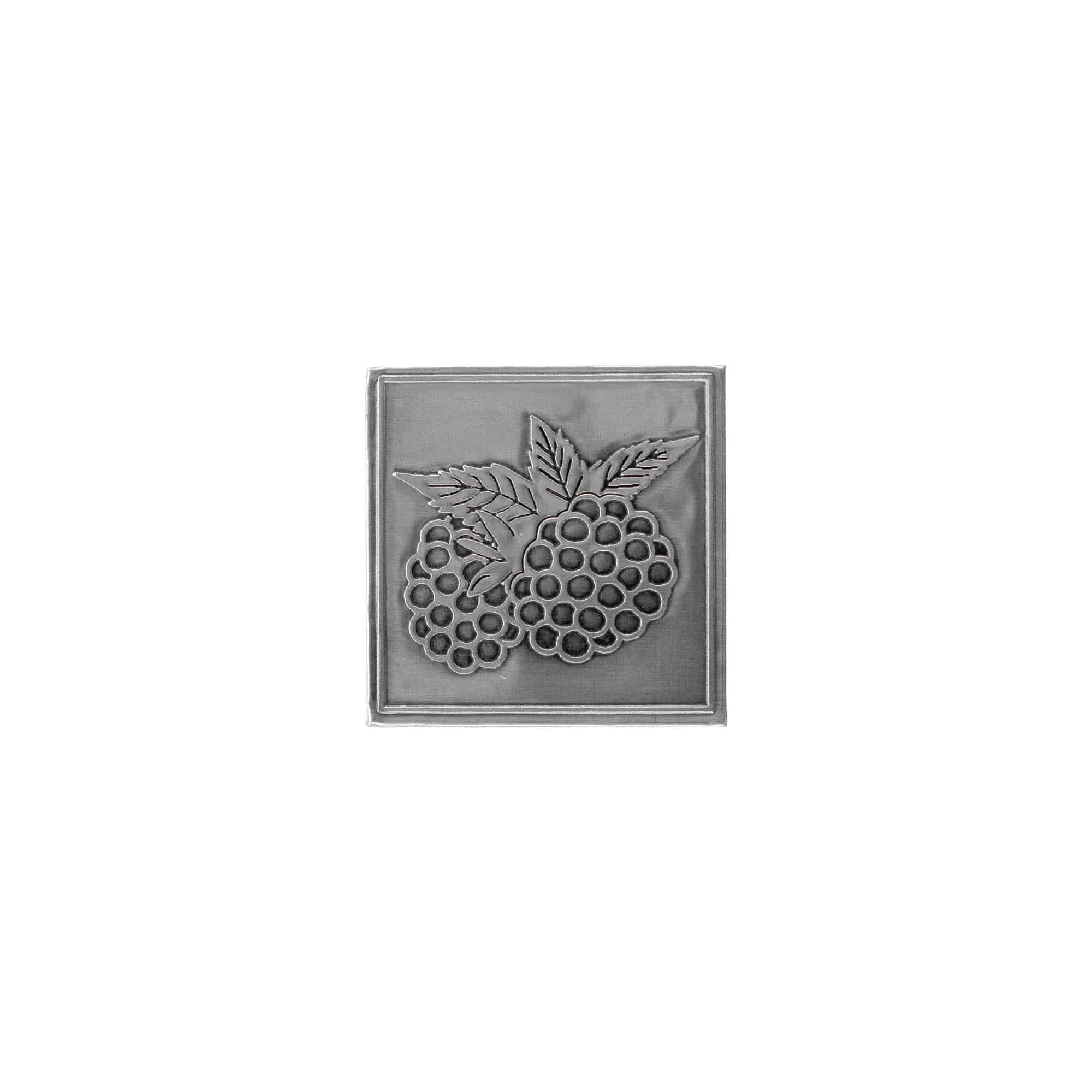 Tennetikett 'Björnbär', kvadratisk, metall, silver